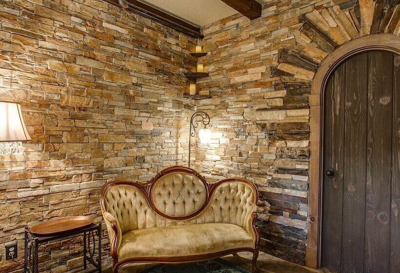 호텔 Storybook Riverside Inn