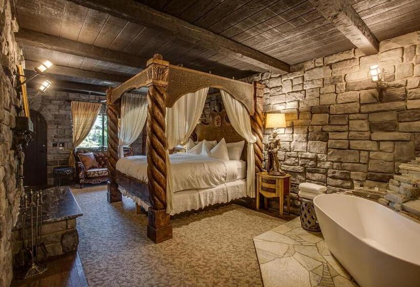 هتل Storybook Riverside Inn