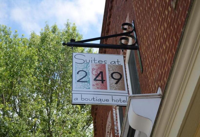 호텔 Suites At 249