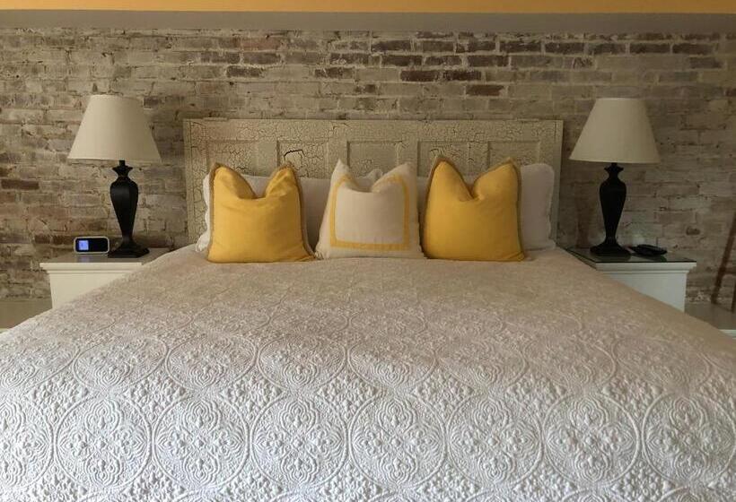 酒店 Suites At 249