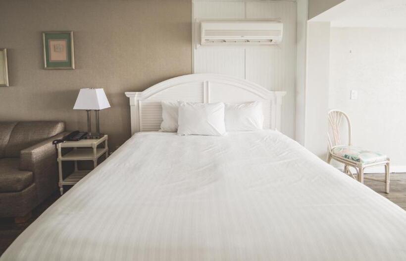 فندق Surf Club Oceanfront