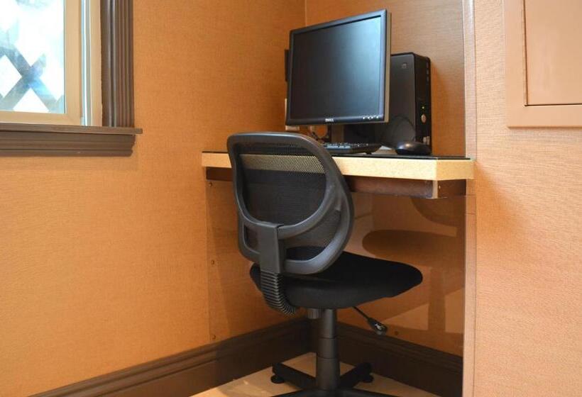 فندق Tuscan Garden Inn