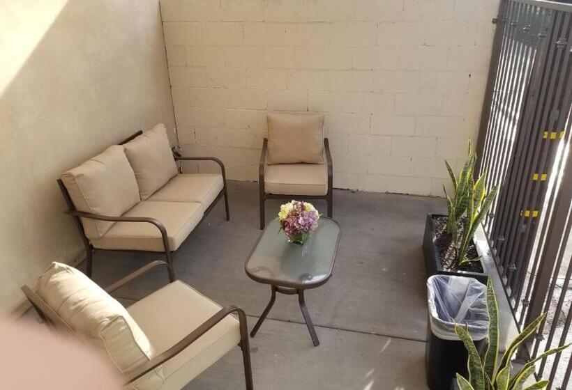 فندق Tuscan Garden Inn