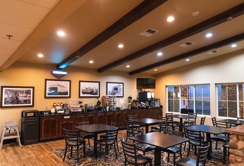 فندق Van Hook Territorial Inn