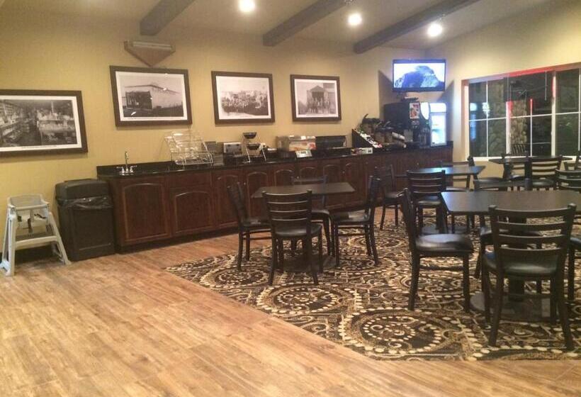 فندق Van Hook Territorial Inn