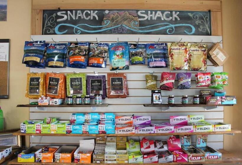 Whitney Portal Hotel And Hostel