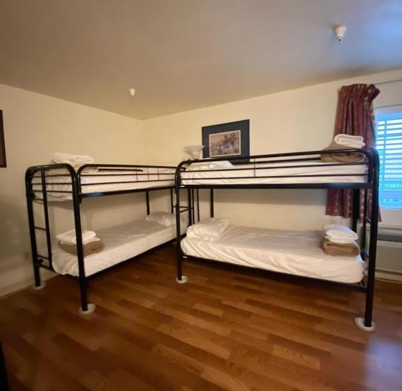 Whitney Portal Hotel And Hostel