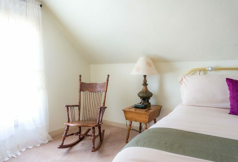 Indiana Jones Bed & Breakfast