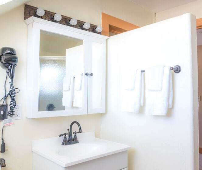 Indiana Jones Bed & Breakfast