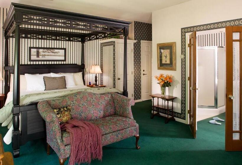 Inn At The Park Bed And Breakfast