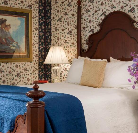 Inn At The Park Bed And Breakfast