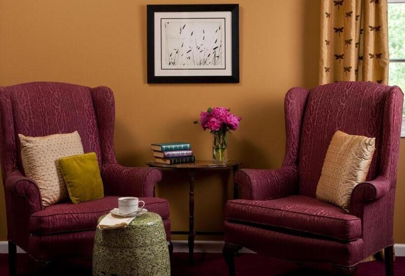 Inn At The Park Bed And Breakfast