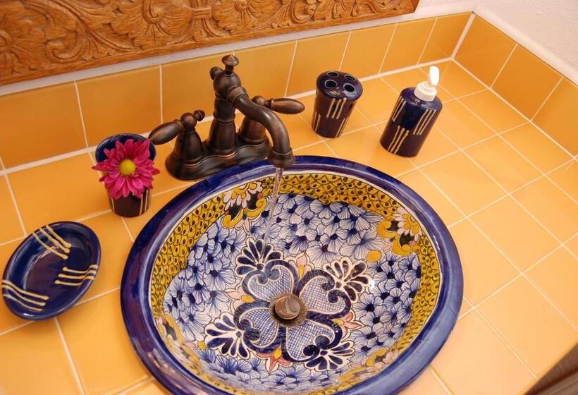 Lakehouse Bed And Breakfast