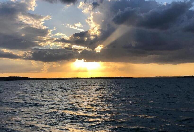 Lakehouse Bed And Breakfast