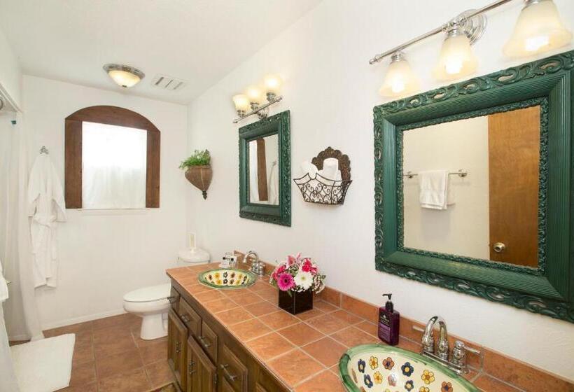 Lakehouse Bed And Breakfast