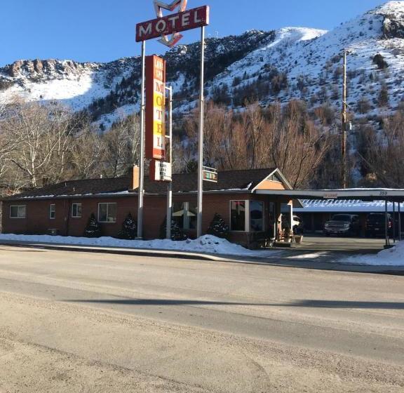 Lava Spa Motel & Rv