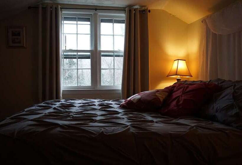 Ledge House Bed & Breakfast