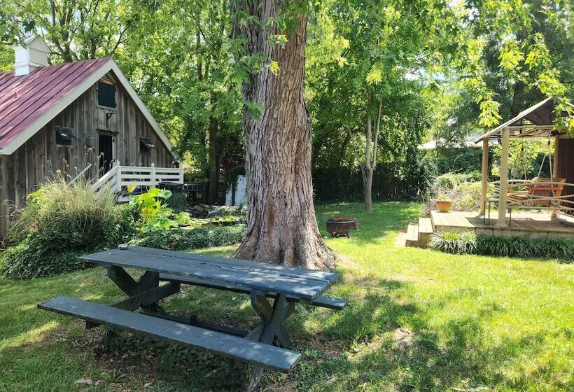 Lily Garden Bed And Breakfast