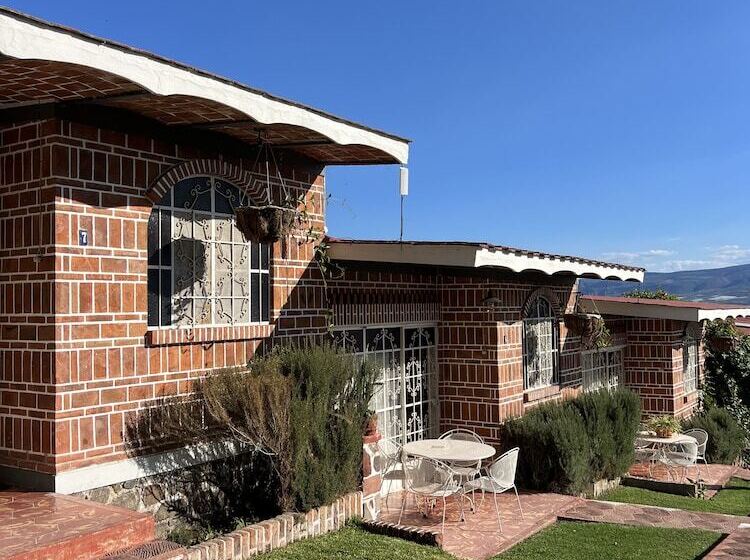 Mama Chuy Hotel & Villas