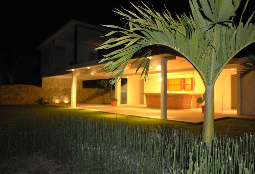 Mama Chuy Hotel & Villas