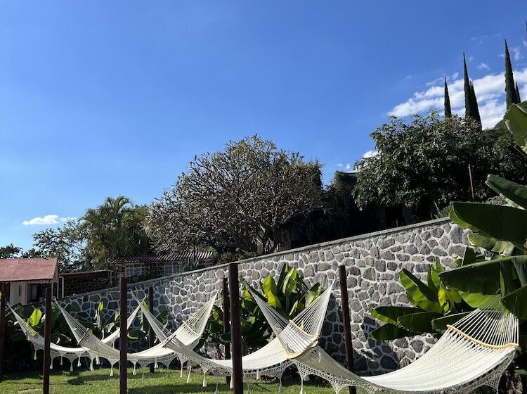 Mama Chuy Hotel & Villas