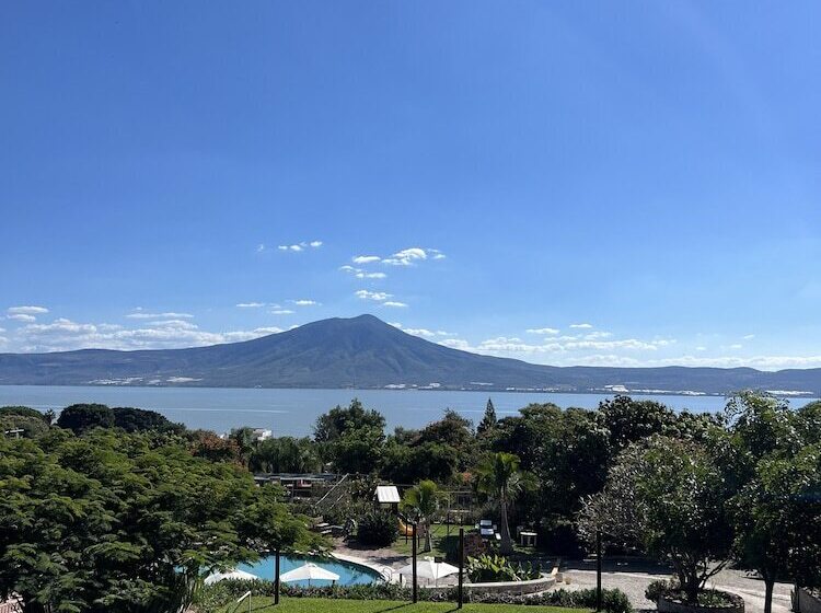 Mama Chuy Hotel & Villas