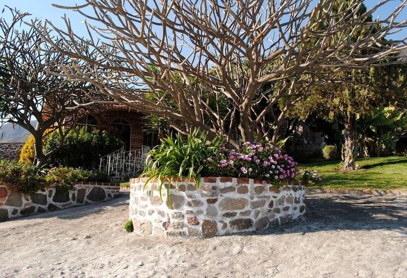 Mama Chuy Hotel & Villas