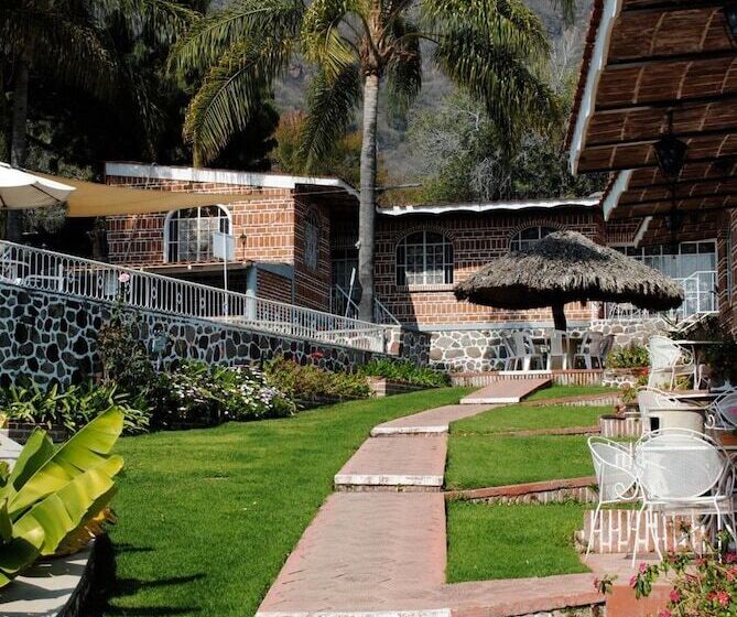 Mama Chuy Hotel & Villas