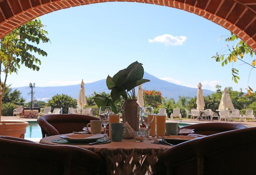 Mama Chuy Hotel & Villas