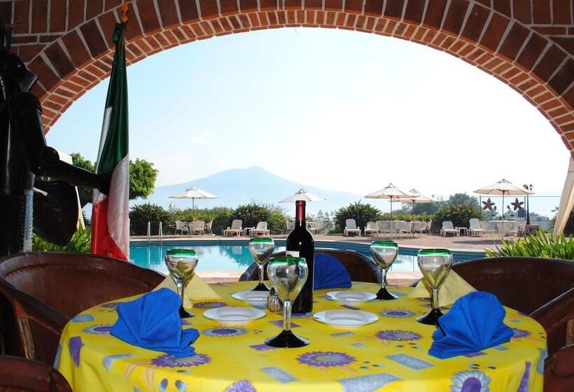 Mama Chuy Hotel & Villas