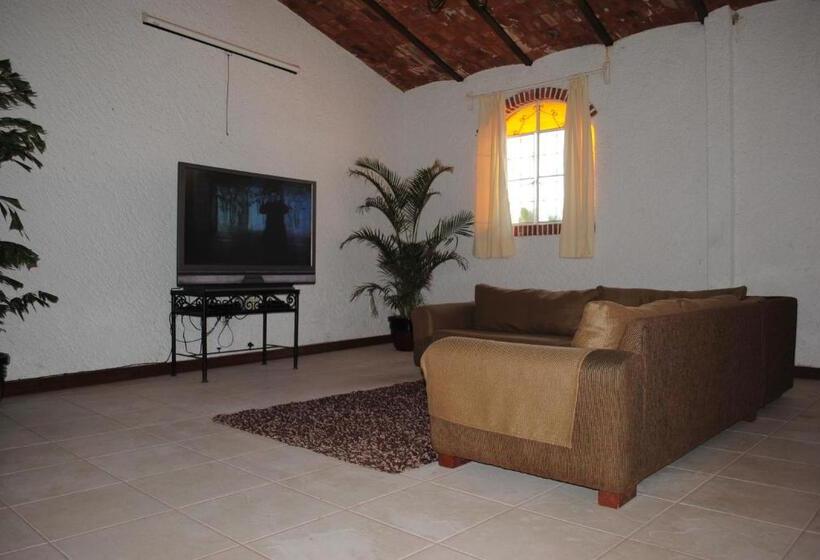 Mama Chuy Hotel & Villas