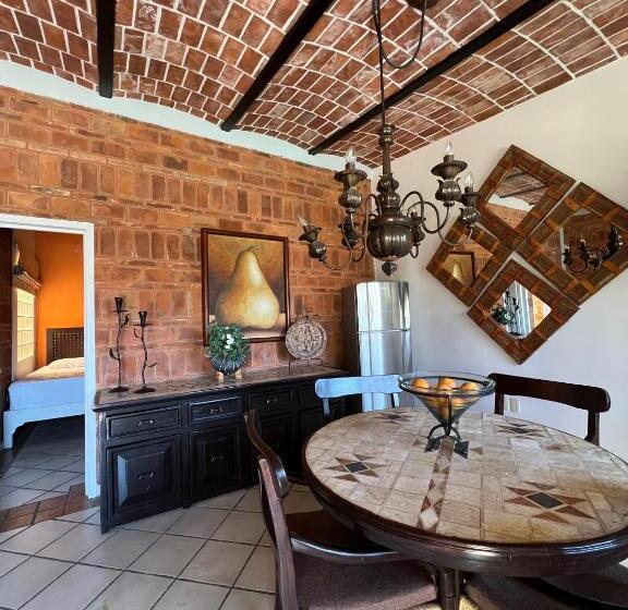 Mama Chuy Hotel & Villas