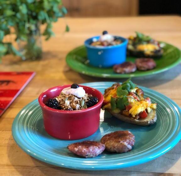 Mariposa Lodge Bed And Breakfast