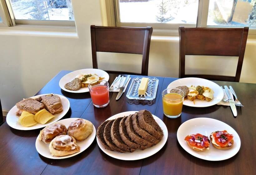 Mein Haus Bed & Breakfast