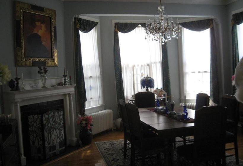 Mermaids  Porch Bed & Breakfast