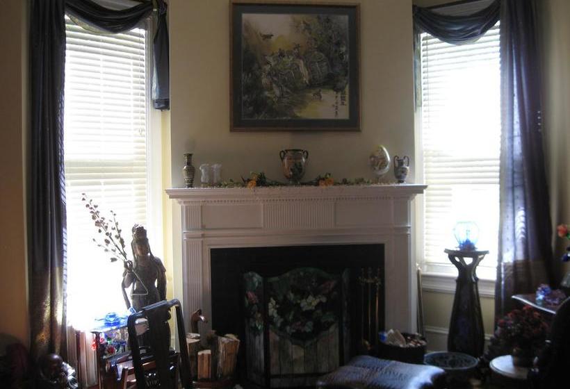 Mermaids  Porch Bed & Breakfast