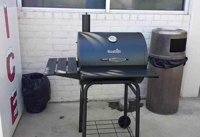 모텔 Admiral Motor Inn