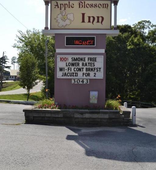مُتل Apple Blossom Inn