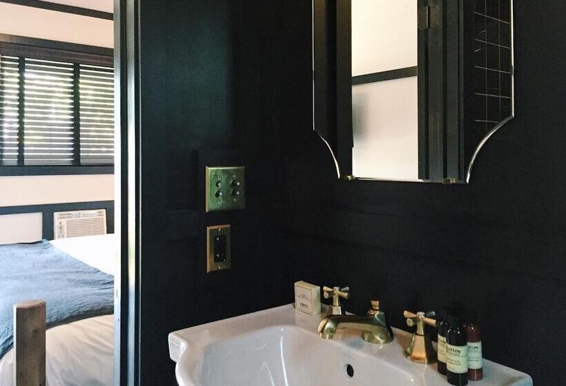 汽车旅馆  Brentwood