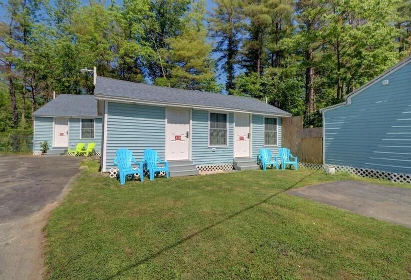 فندق على الطريق Brookside Inn & Cottages