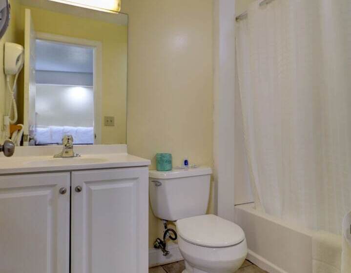 فندق على الطريق Brookside Inn & Cottages