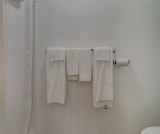 فندق على الطريق Brookside Inn & Cottages