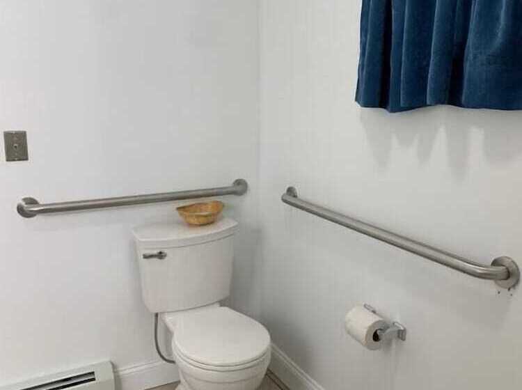 فندق على الطريق Brookside Inn & Cottages