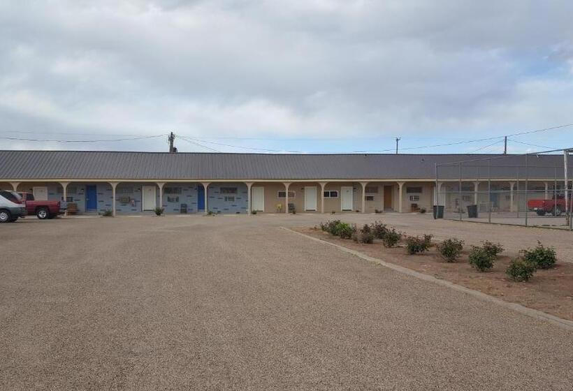 فندق على الطريق Choice Inn