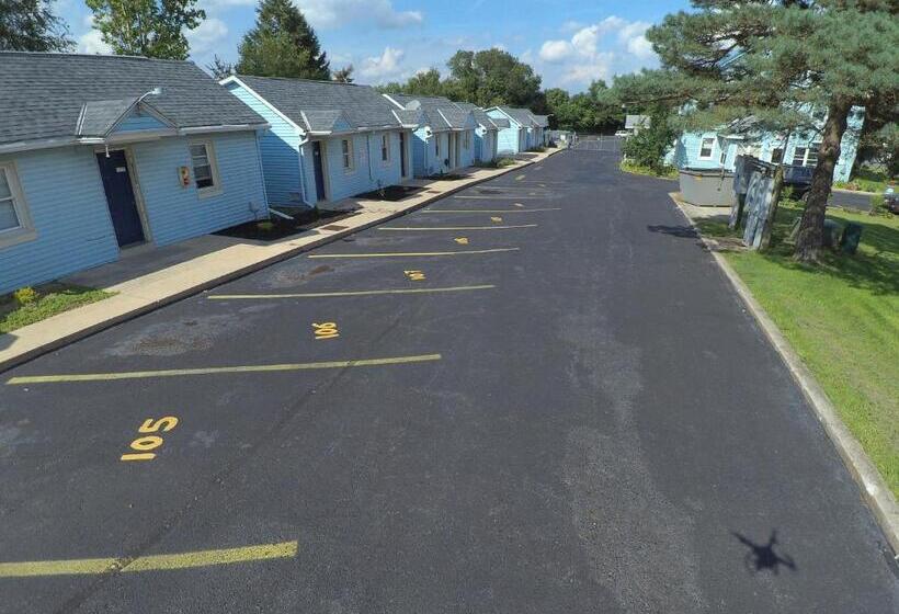 فندق على الطريق Cottage Inn   Grantville