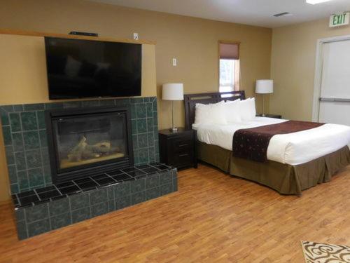 汽车旅馆  Cowlitz River Lodge