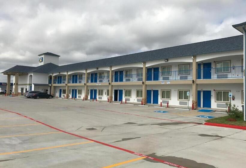 汽车旅馆  Deluxe Inn & Suites   Baytown