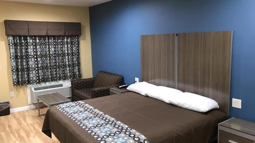 汽车旅馆  Deluxe Inn & Suites   Baytown