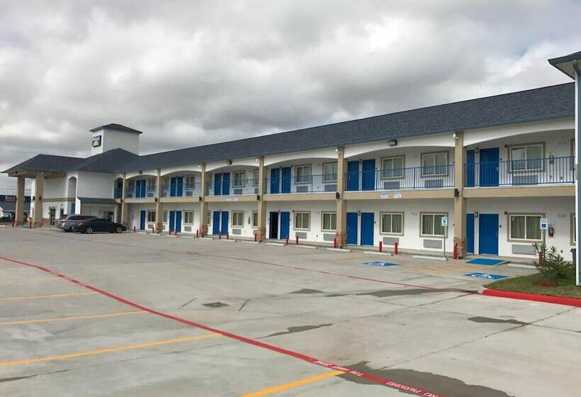 汽车旅馆  Deluxe Inn & Suites   Baytown