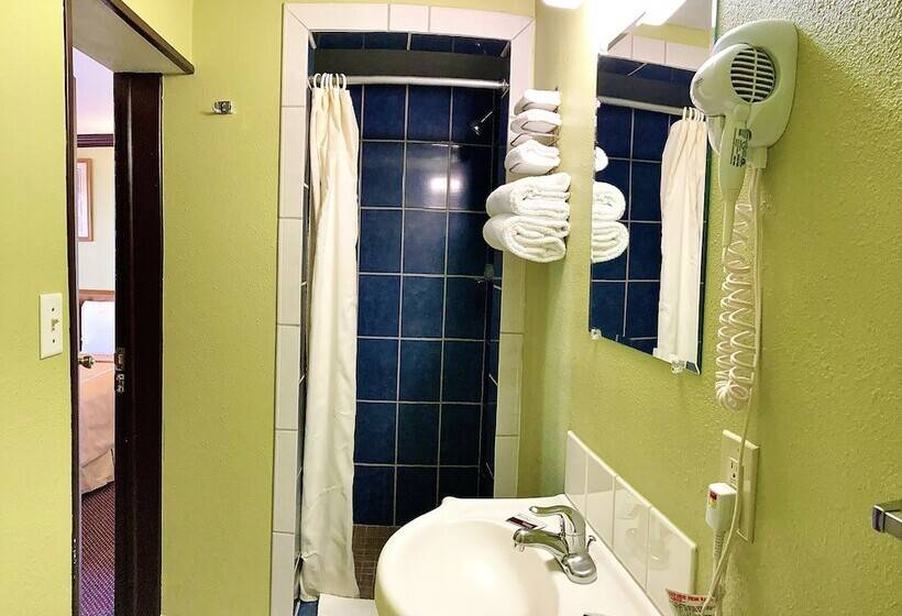 فندق على الطريق Desert Inn